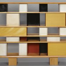 Bibliothèque de la Maison du Mexique, meuble en bois coloré, design