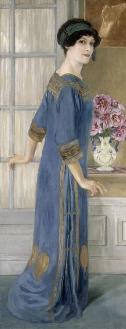femme en robe 1900