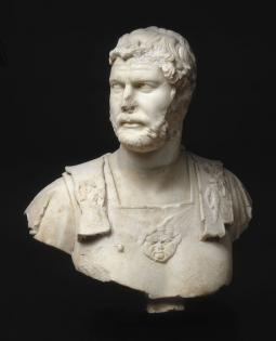 Buste de l'empereur Hadrien cuirassé - musée du Louvre