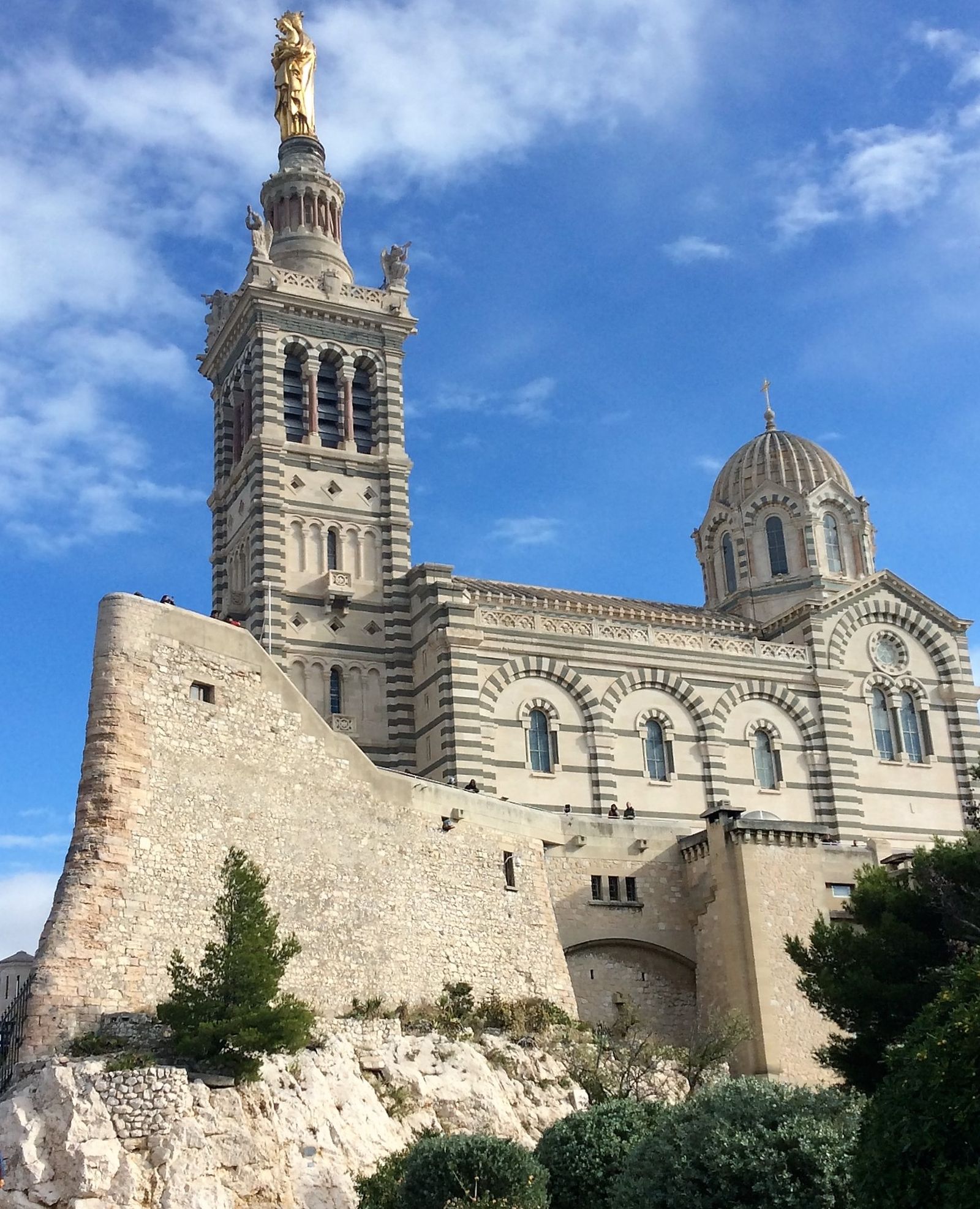 Basilique Notre-Dame de la Garde à Marseille Basilique Notre-Dame de la Garde à Marseille