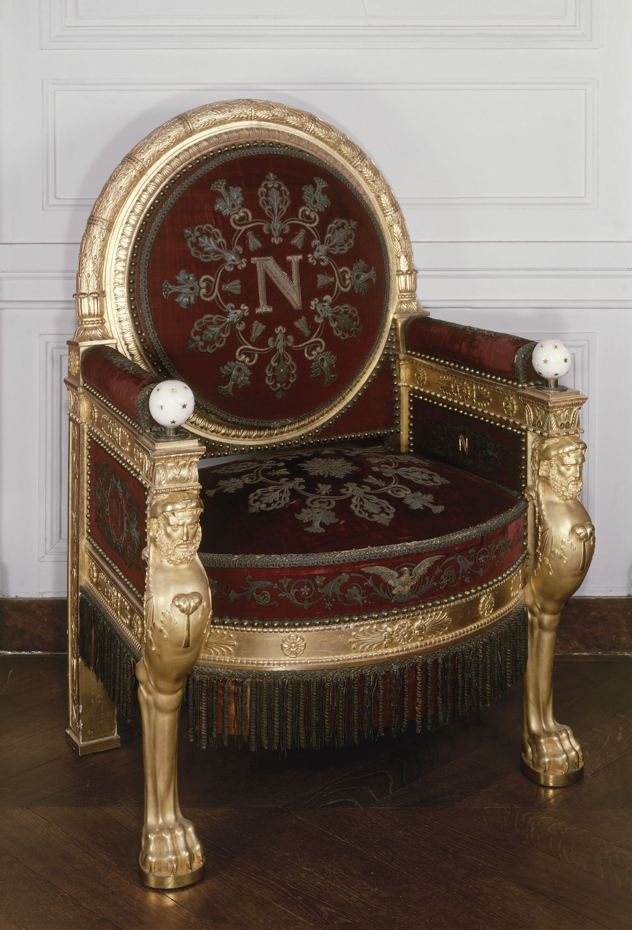 Trône de Napoléon Ier à l'époque du Second Empire Trône de Napoléon Ier à l'époque du Second Empire