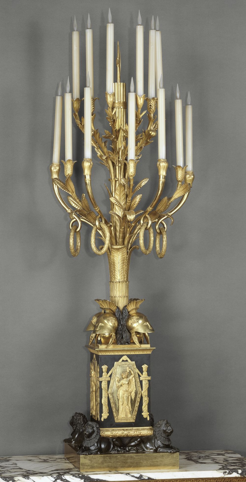 Candélabre (d'une paire) Candélabre (d'une paire)