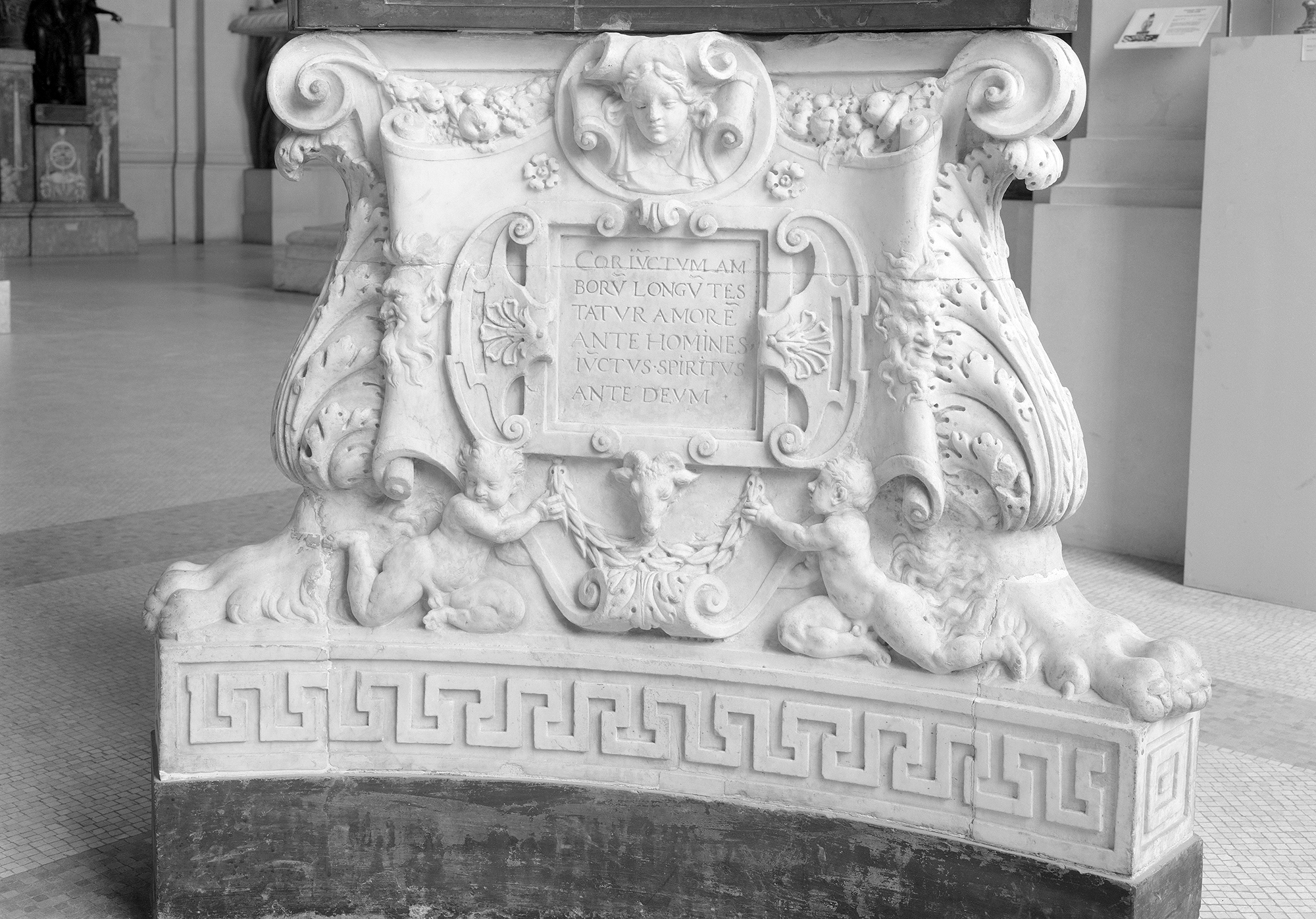 Monument funéraire du cœur d’Henri II (1519-1559), roi de France Monument funéraire du cœur d’Henri II (1519-1559), roi de France
