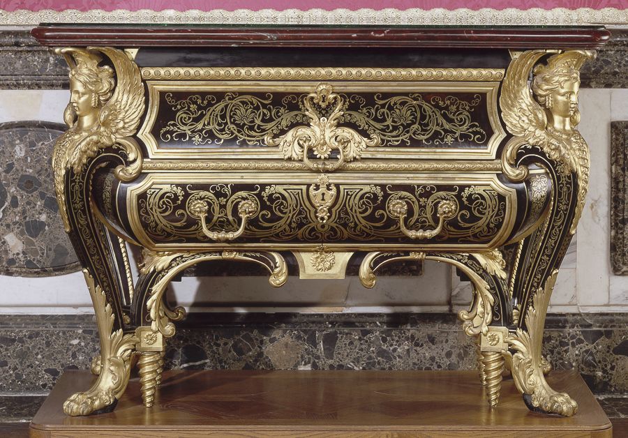 Commode forme tombeau Commode forme tombeau