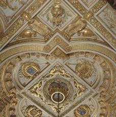 plafond aux armes de France et de Navarre