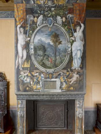Cheminée peinte de la chambre du connétable Anne de Montmorency