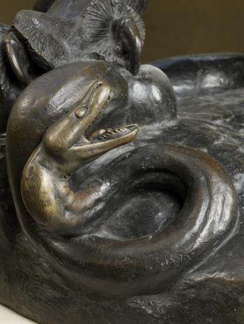 Antoine Louis Barye (1795-1875), Lion au serpent (Lion des Tuileries). Vue de face. Provient du jardin des Tuileries, à Paris. 1836, sculpture (bronze), 135 × 178 × 96 cm. Paris, musée du Louvre